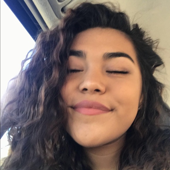 Meet your Posher, Vanessa - Picture 2 of 3